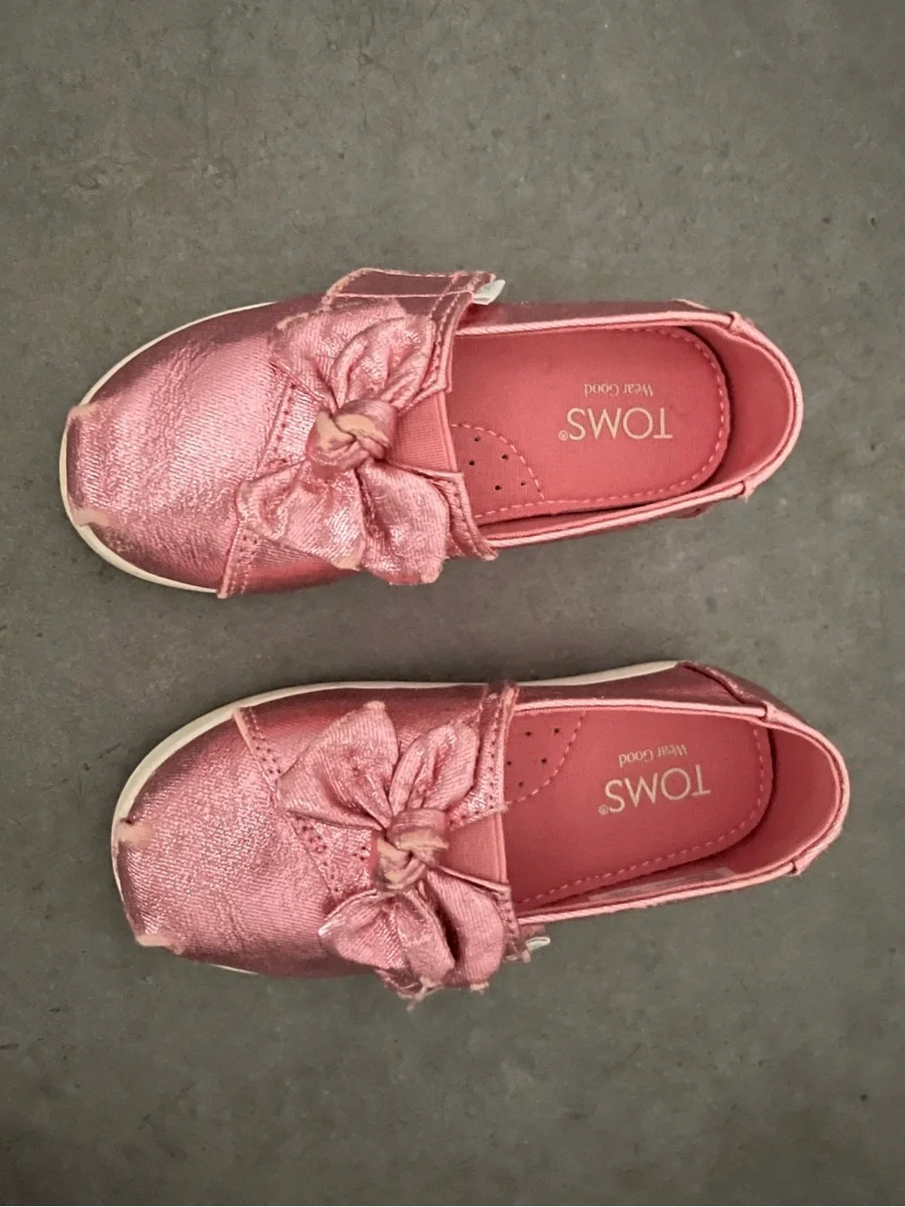 Toms metallic rose